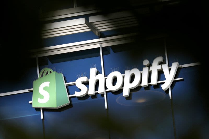 BofA cuts Shopify share price target on margin pressures By Investing.com