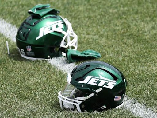 Former Jets Employee Sues Team Over Throwback Logo