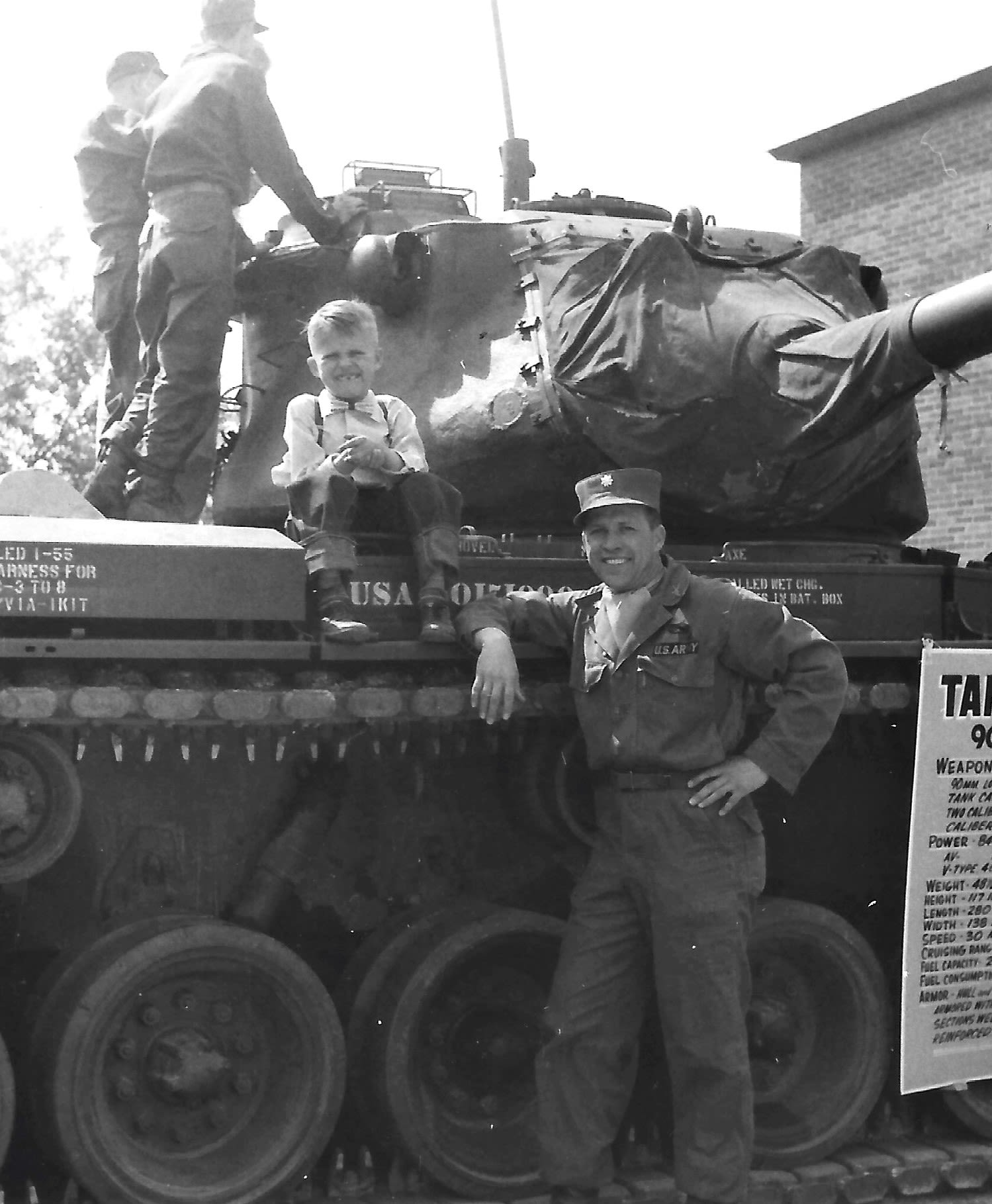 Chicago vet's photos from front lines of World War II published in son's tribute to his dad: 'Looking through my dad's eyes'