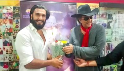 Mukesh Khanna on meeting Ranveer Singh, calls him a dynamic actor but clarifies 'I have never said Ranveer is going to play Shaktimaan'