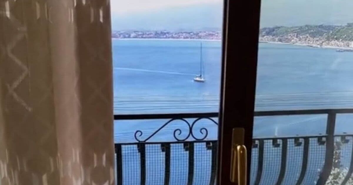 Astonished tourist leaves followers in stitches with 'deceiving' sea view room