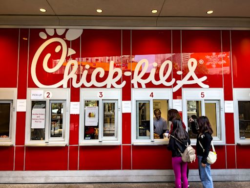 Chik-fil-A Is No Longer The Top Fast-Food Restaurant: See The Top 10 List