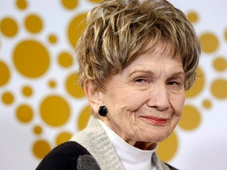 Alice Munro's daughter says her mother supported stepfather who sexually abused her as a child | CBC News