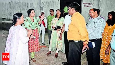 DEO inspects counting centre in Bokaro | Ranchi News - Times of India