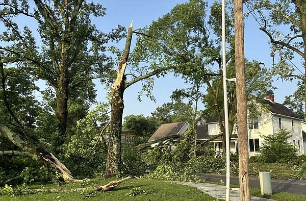 At least one killed in violent storm that hit Northwest Arkansas early Sunday | Arkansas Democrat Gazette