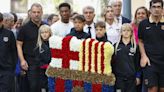 Flick se mimetiza con la cultura catalana