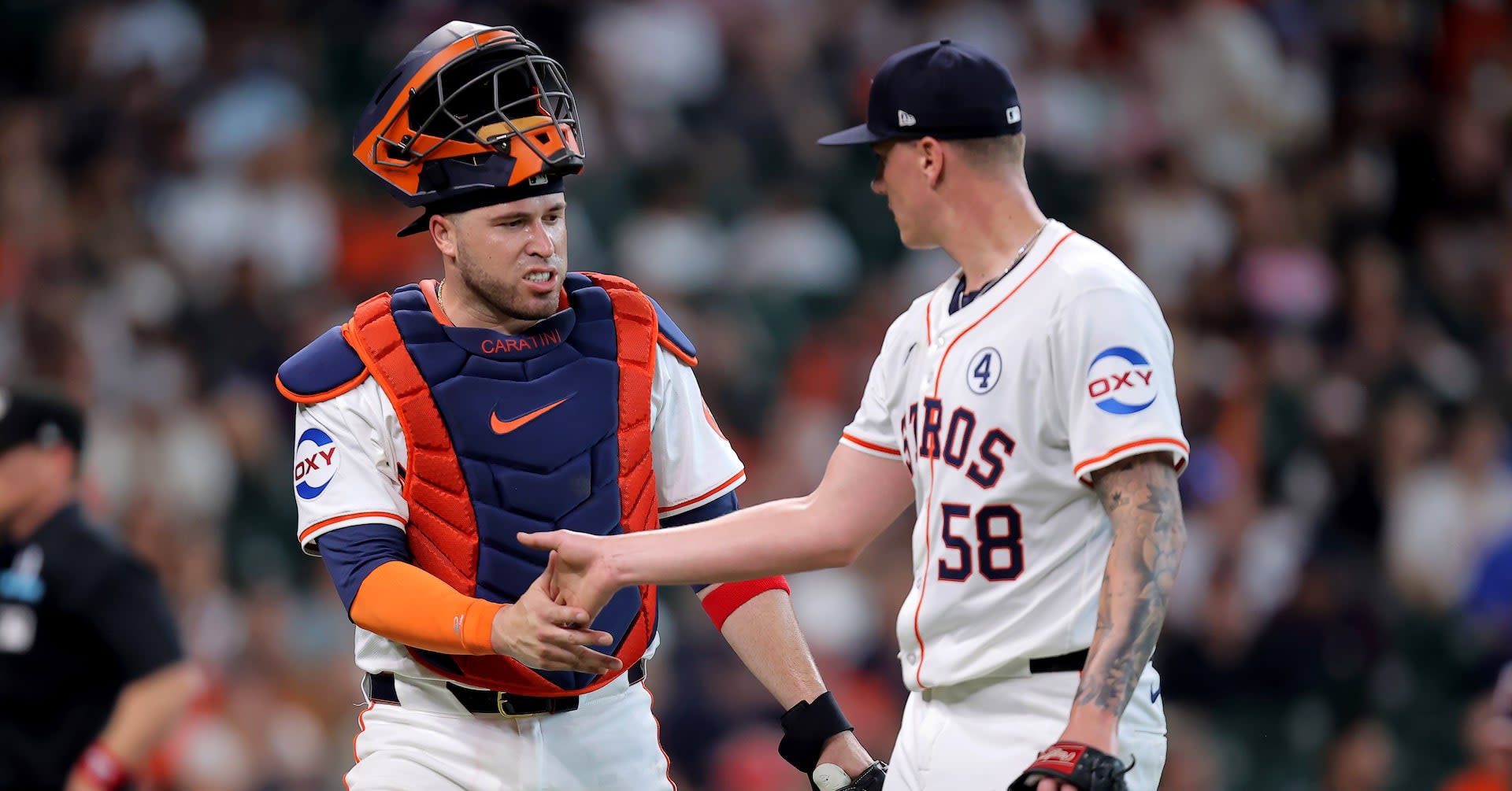 Four-run eighth lifts Astros past Cardinals