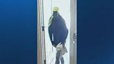 Apopka police search for bank robbery suspect