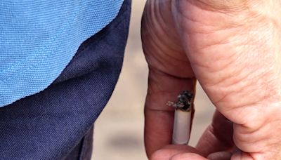 市民支持禁止排隊時吸煙 - RTHK