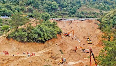 路陷增至48死 習近平指示全力救援 梅大高速司機摸黑救人