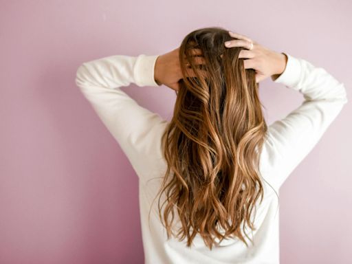 El pelo tiene un tope: una experta explica el punto en el que deja de crecer