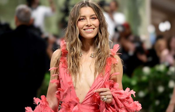 Jessica Biel Bathed in 20 Lbs. of Epsom Salt to Slip into 2024 Met Gala Dress, Attends Without Justin Timberlake