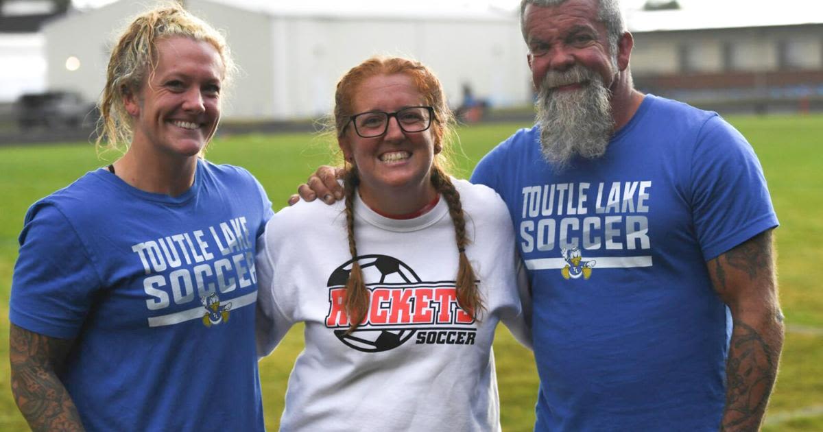 Coaching girls soccer is in these sisters' genes after father coached them in Kelso