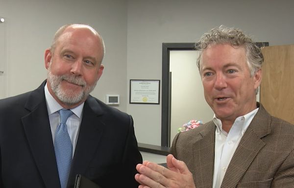 Sen. Rand Paul meets with medical professionals in Bardstown