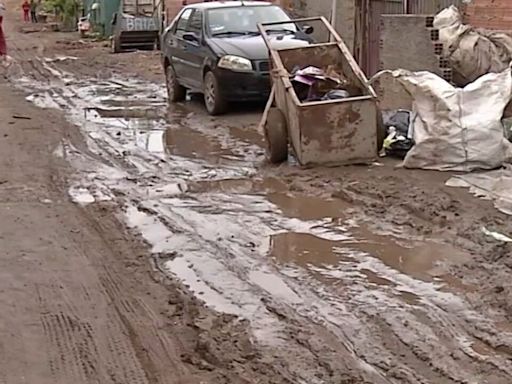 Lama causa transtornos a moradores de Jundiapeba, em Mogi das Cruzes