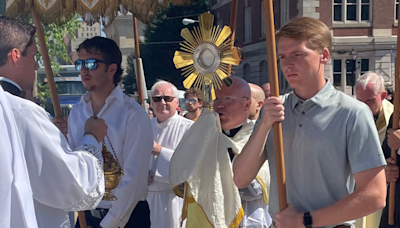 Father Roger Landry Celebrates 25 Years of Priesthood, Fittingly, on Eucharistic Pilgrimage