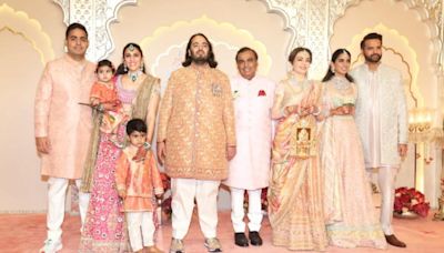 Anant Ambani and Radhika Merchant Wedding: Dulhe raja reaches venue with family to marry his dulhaniya