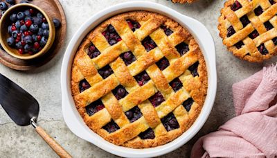 Why Overmixing Your Fruity Pie Filling Is The Biggest Mistake You Can Make