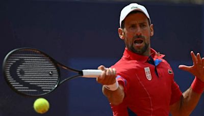 Novak Djokovic beats heat to reach Olympics quarter-finals