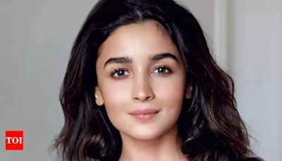 Alia Bhatt rocks in her casual best as she visits Sanjay Leela Bhansali's office | Hindi Movie News - Times of India