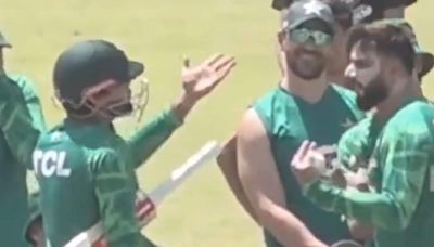 Pakistan Skipper Babar Azam Seen Having an Animated Discussion With Imad Wasim Ahead of the T20 World Cup 2024 - WATCH - News18