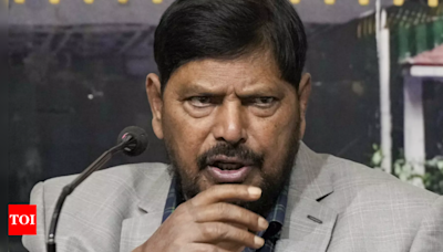 Union minister Athawale advocates caste census | India News - Times of India