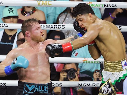 Canelo Alvarez drops, beats overmatched Jaime Munguia to retain 168-pound title