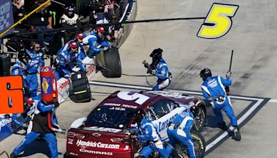 What TV channel is NASCAR’s Kansas race on today? Free live stream