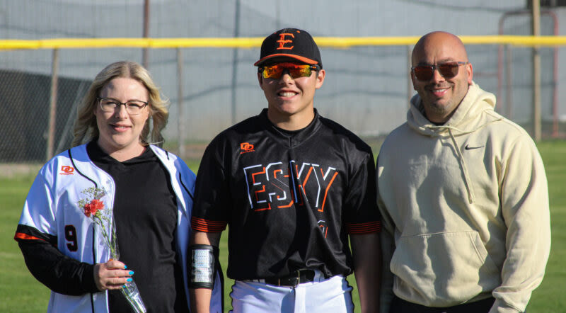 PHOTOS: Escanaba baseball hosts Parent’s Night