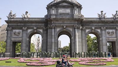 La Puerta de Alcalá se llenará de flores por el 10º aniversario de la coronación de Felipe VI