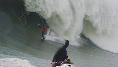 Peter Mel Bags Another “Black Diamond” At Pumping Mavericks