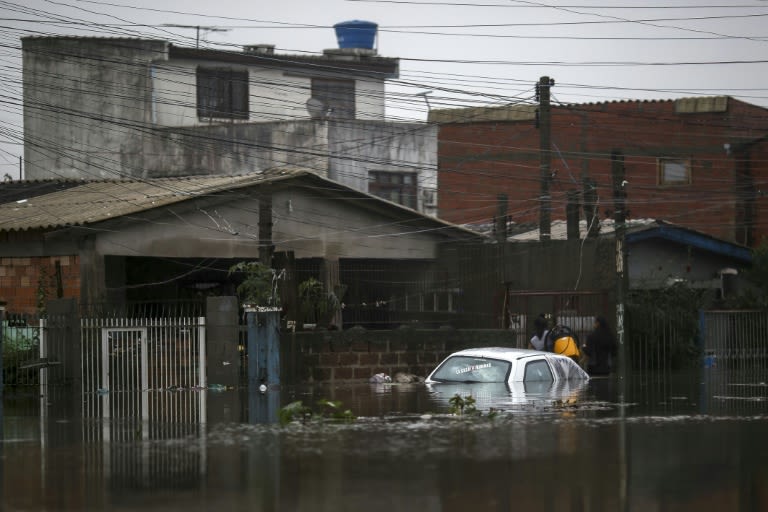 In southern Brazil, flood victims cope with total loss