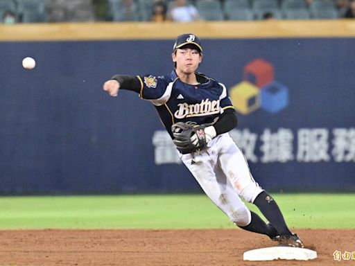 兄弟菜鳥游擊楊祥禾打擊率跌破1成 平野惠一不換人有原因