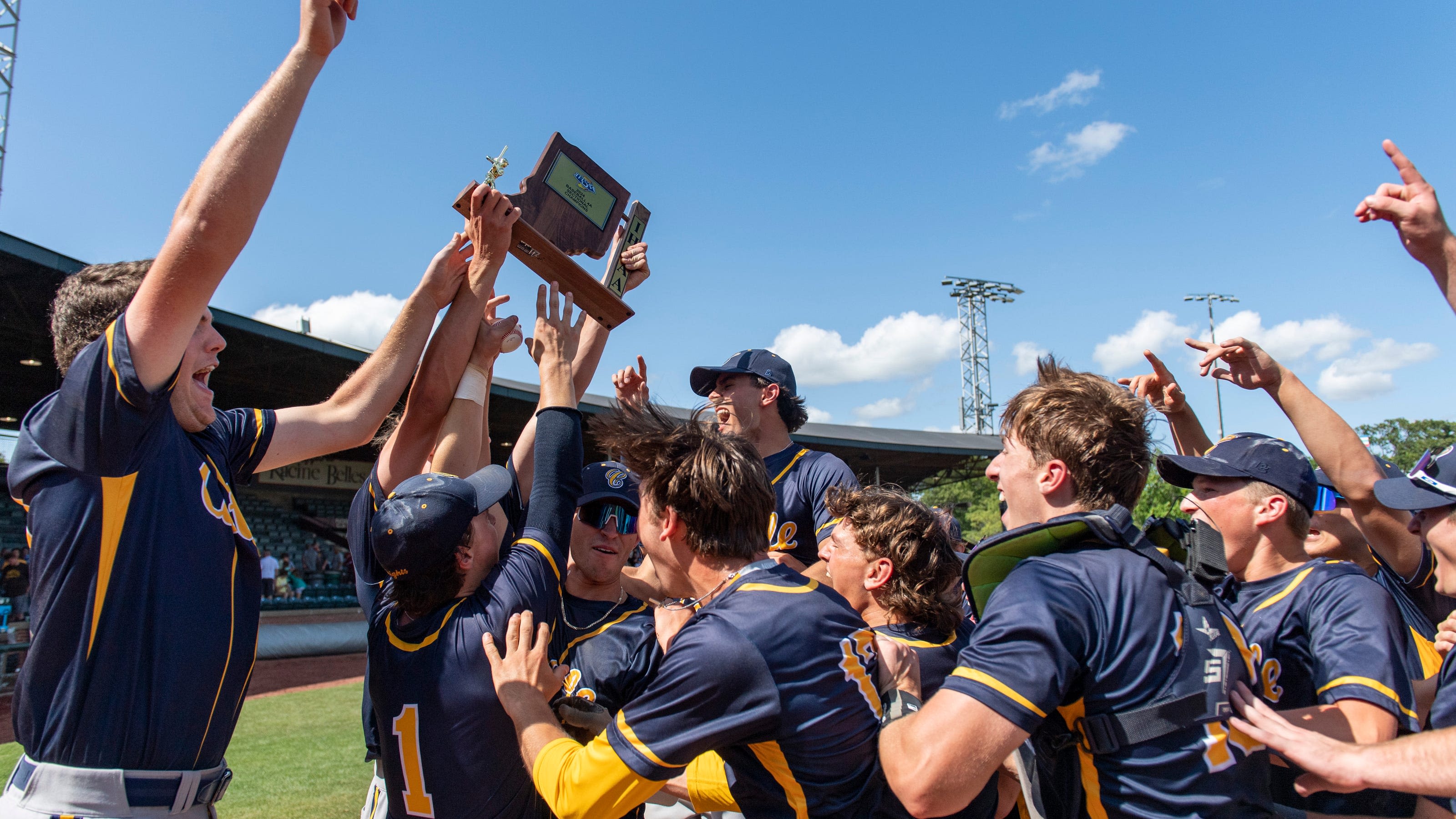 IHSAA Baseball: Castle Knights take down the Central Bears in Class 4A Sectionals