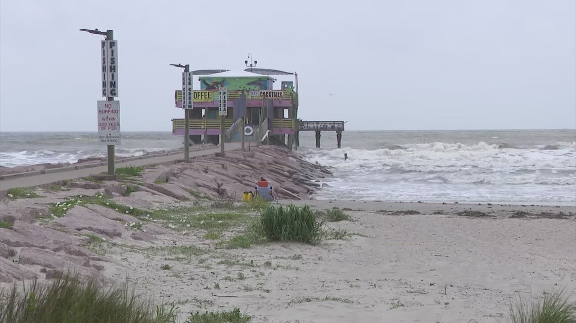 19-year-old Honduras girl drowns while swimming with brother in Galveston