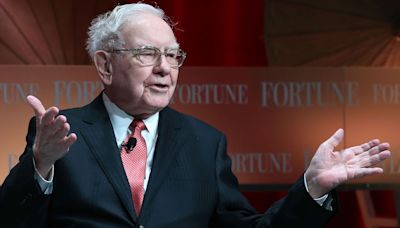 3 Things Warren Buffett's Recent Stock Moves May Tell Us About the Economy