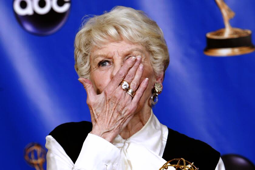 20 years ago at the Emmys: An effusive Elaine Stritch has the time of her life