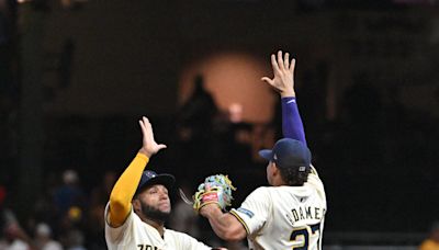 Brewers clinch NL Central Division title with Cubs' loss to A's