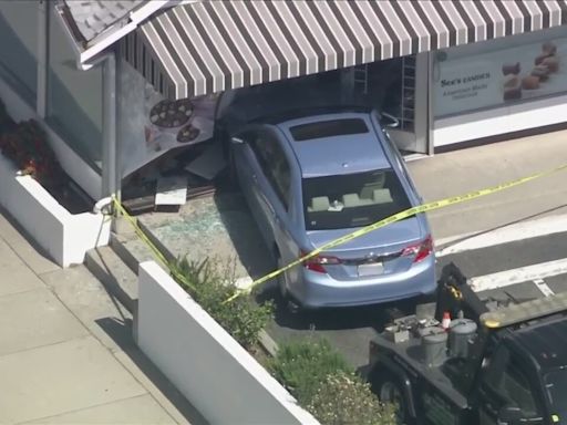 Driver crashes into See’s Candies store in La Cañada