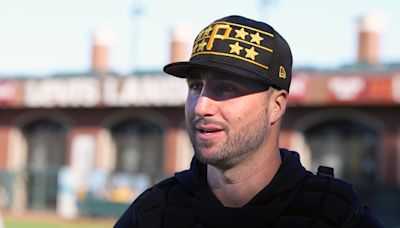 Ex-Giants catcher Bart back in the Bay, is happy with Pirates