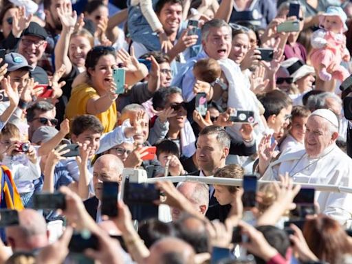 Pope Francis Tells Communion and Liberation Leader: ‘Do Not Look at Your Navel’