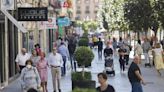 Todos salvo las grandes superficies votan a favor de restringir la zona de gran afluencia turística al centro