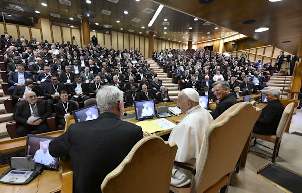 Pope to world’s parish priests: Church could not go on without you