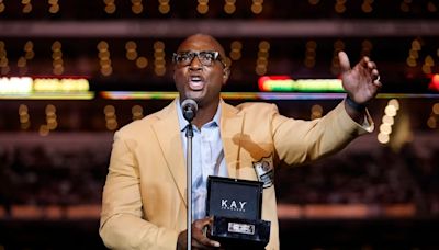 Watch: Former Dallas Cowboy DeMarcus Ware unmasked on Fox’s The Masked Singer