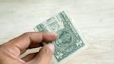 Un niño le regaló su único dólar a un hombre que creyó que era un desamparado y se llevó una increíble sorpresa