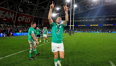 Conor Murray signs new Munster contract