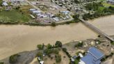 Mandatario neozelandés visita zona devastada por el letal ciclón Gabrielle