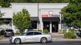 On opening day at this Bloomington pizza shop, the whole staff quit