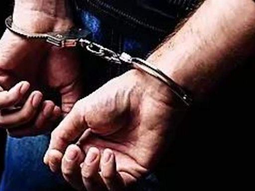 Police arrest man for stealing laptops from hospitals in Mumbai and Pune | Mumbai News - Times of India