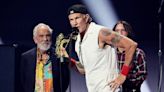 Red Hot Chili Peppers’ Chad Smith Dedicates 2022 VMA Award to ‘Brother’ Taylor Hawkins